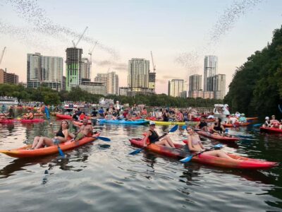 Austin: Giant Paddleboarding Tour Downtown at Sunset w/ Bats - Meeting Under IH 35: How to Start Without Stress