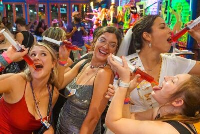 Austin: VIP Bar & Club Crawl w/ Free Shots & Drinking Games - The night’s flow: how the group stays together