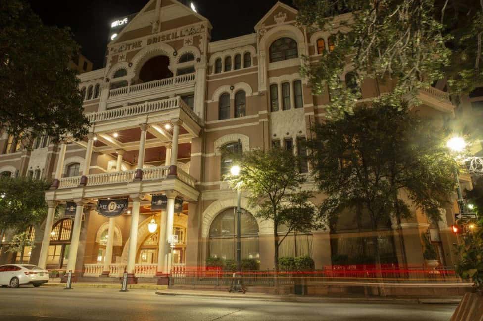 Austin’s Spirits & Spirits Haunted Pub Crawl - The pacing game: how the route keeps the night fun