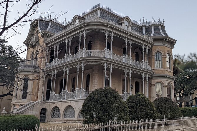 Downtown Austin Historical Architecture Walk - Texas State Capitol from the south lawn: architecture stories without the crowds