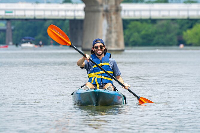 Guided Downtown Skyline Kayak Tour in Austin - The Stevie Ray Vaughan memorial: a bronze tribute from a moving viewpoint