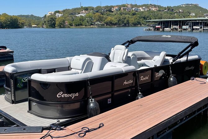 Private 2hr Scenic Boat Cruise Lake Austin- BYOB- Fits 15 People - Bull Creek, the 360 Bridge, and Austin Country Club: Where Engineering Meets Texas Style