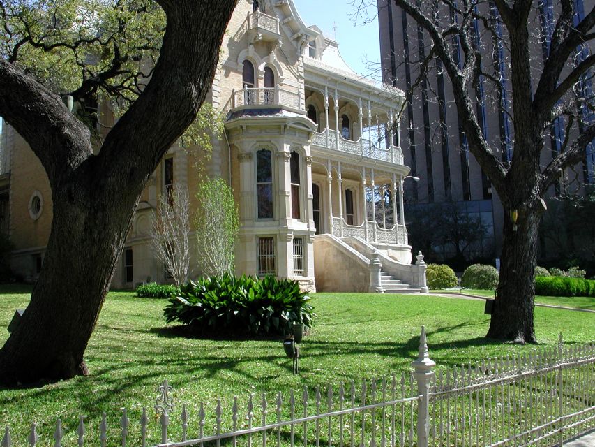 Texas: Austin and Hill Country Panoramic Tour with Stops - Meeting point at 103 E. 5th Street: how to avoid a missed start
